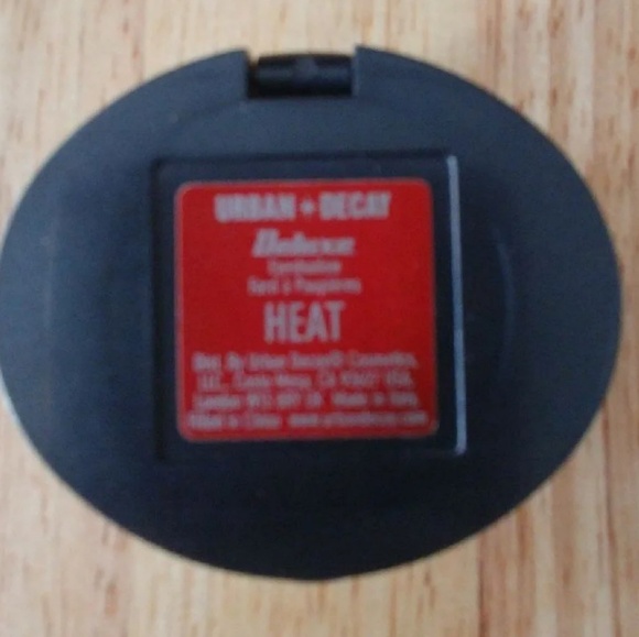 Extremely Rare UD Eyeshadow - Picture 3 of 3